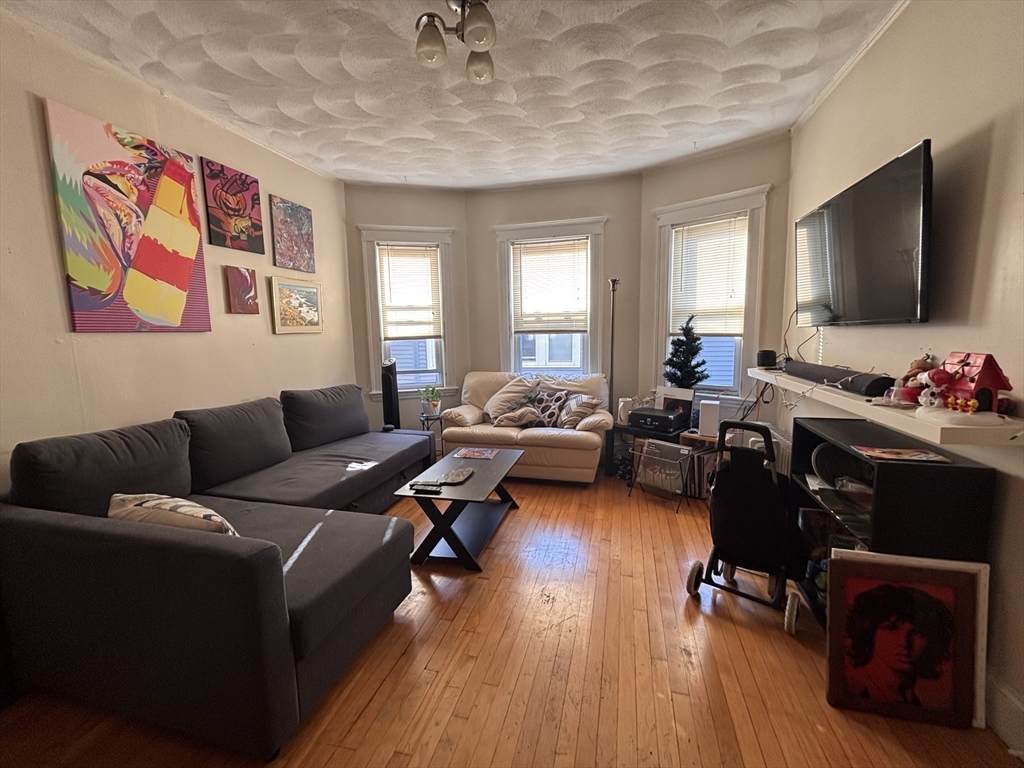 9 Greylock Rd - Photo 1