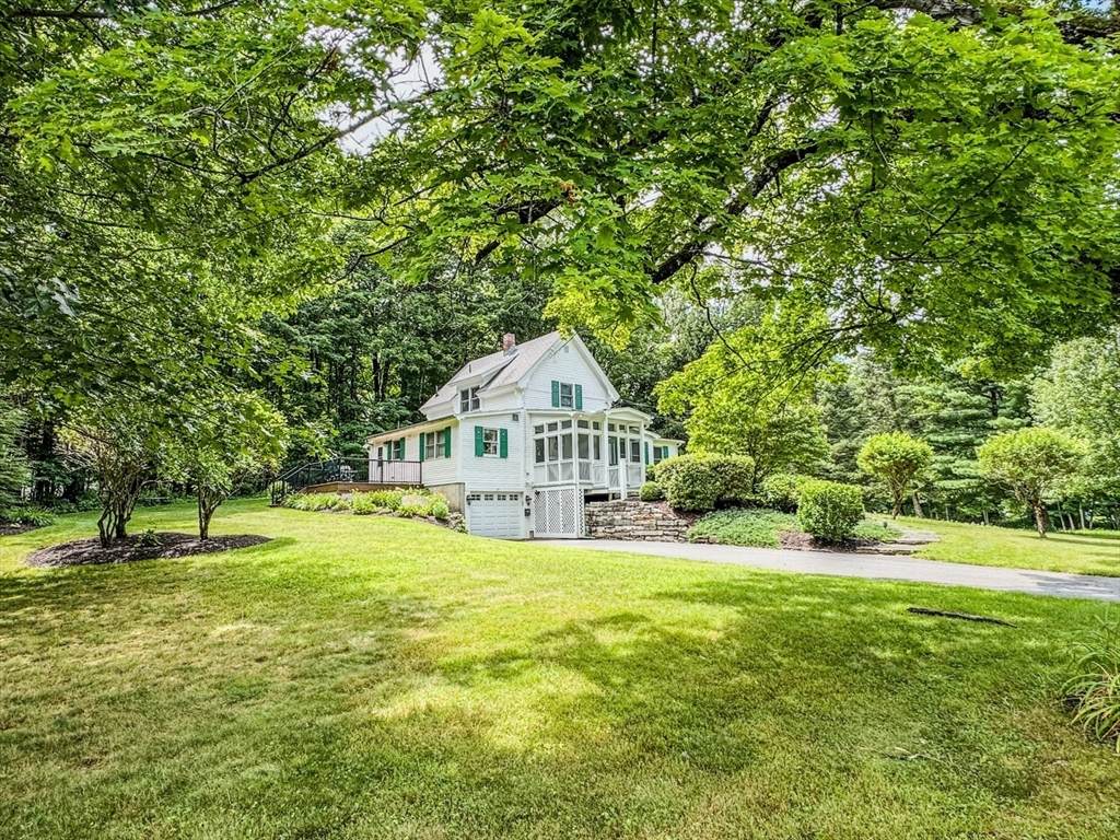 29 Glenwood Avenue - Photo 1