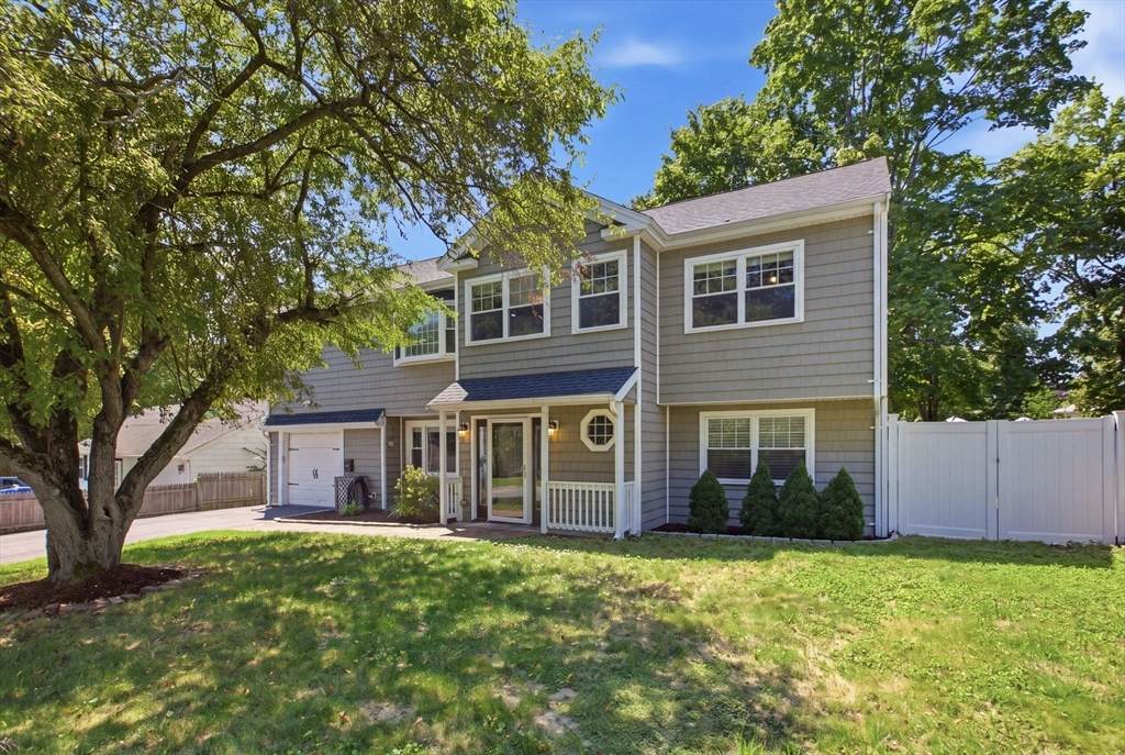 34 Drinkwater Ave - Photo 1