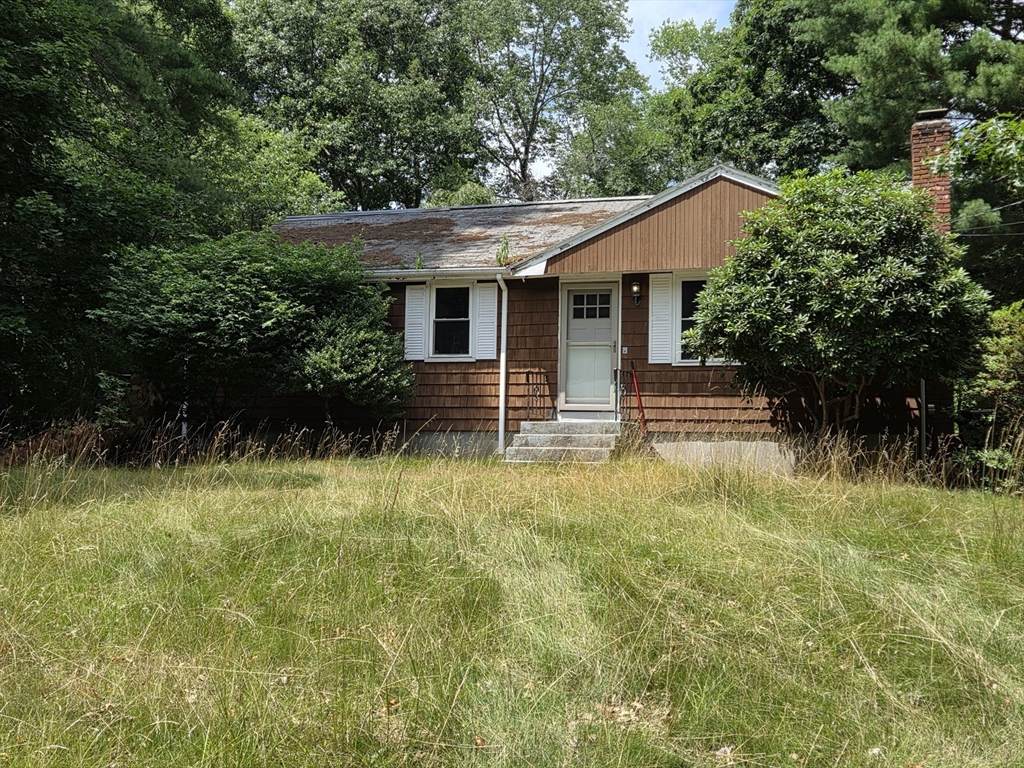 23 Eisenhower Dr - Photo 1