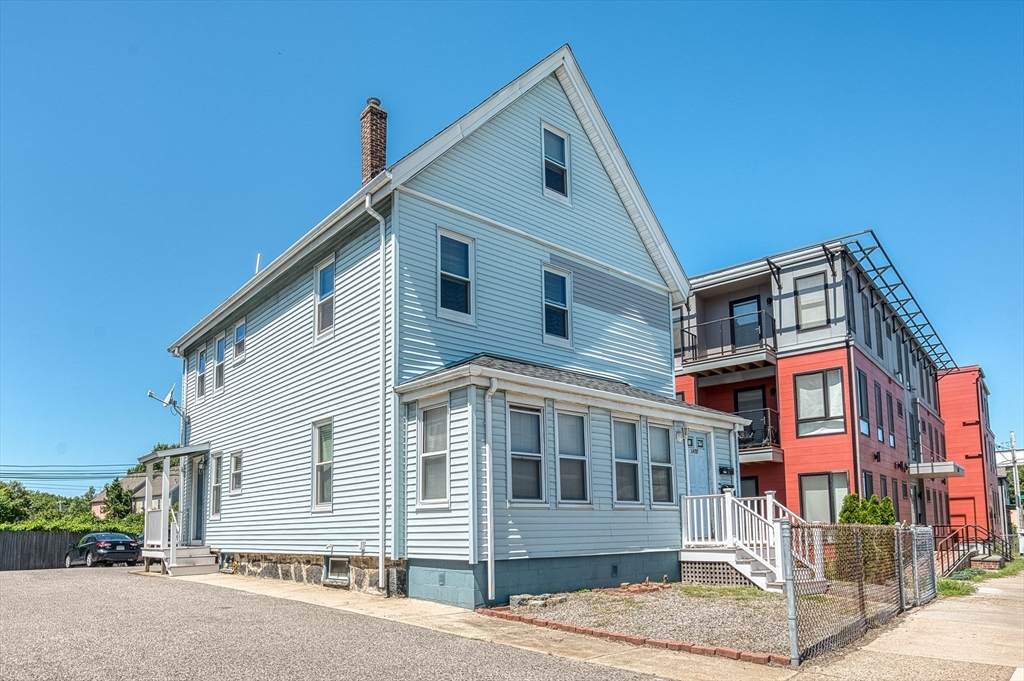 1457 Hyde Park Ave - Photo 1