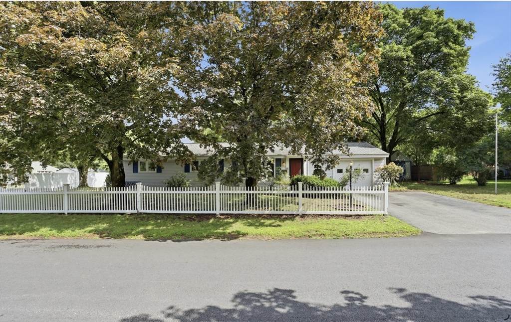 15 Elm Court - Photo 1