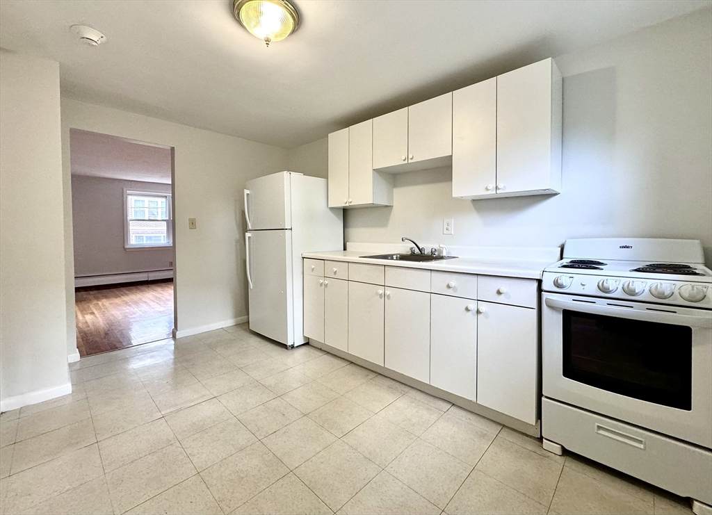 10 Vinal St - Photo 1
