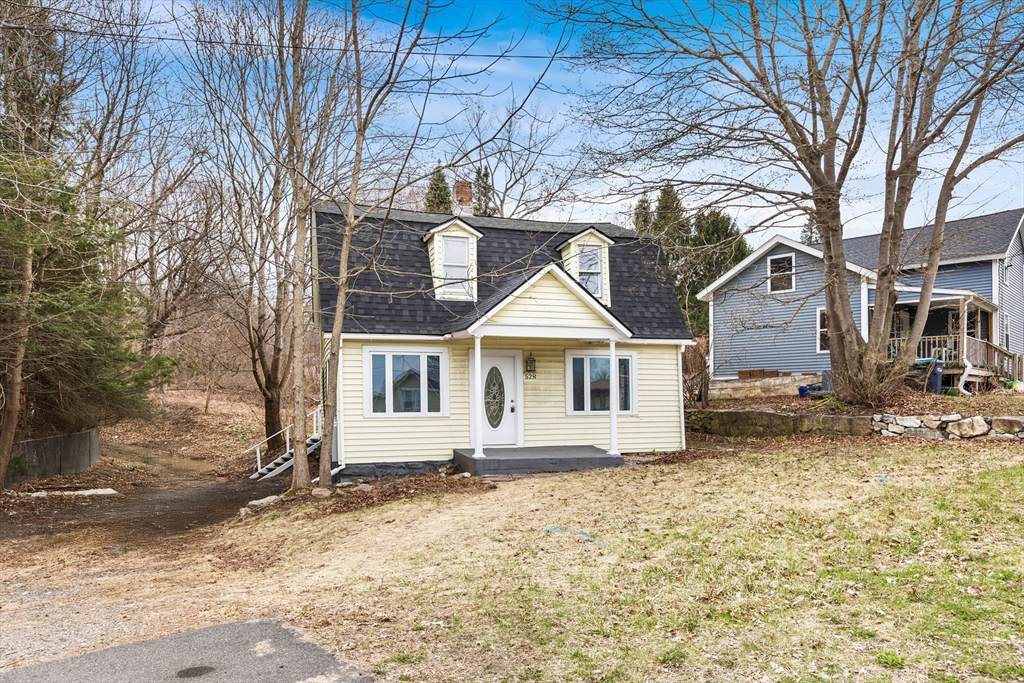 528 Walker St - Photo 1