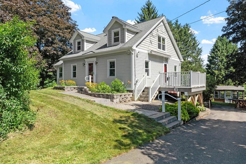 19 Rowley Hill Rd - Photo 1