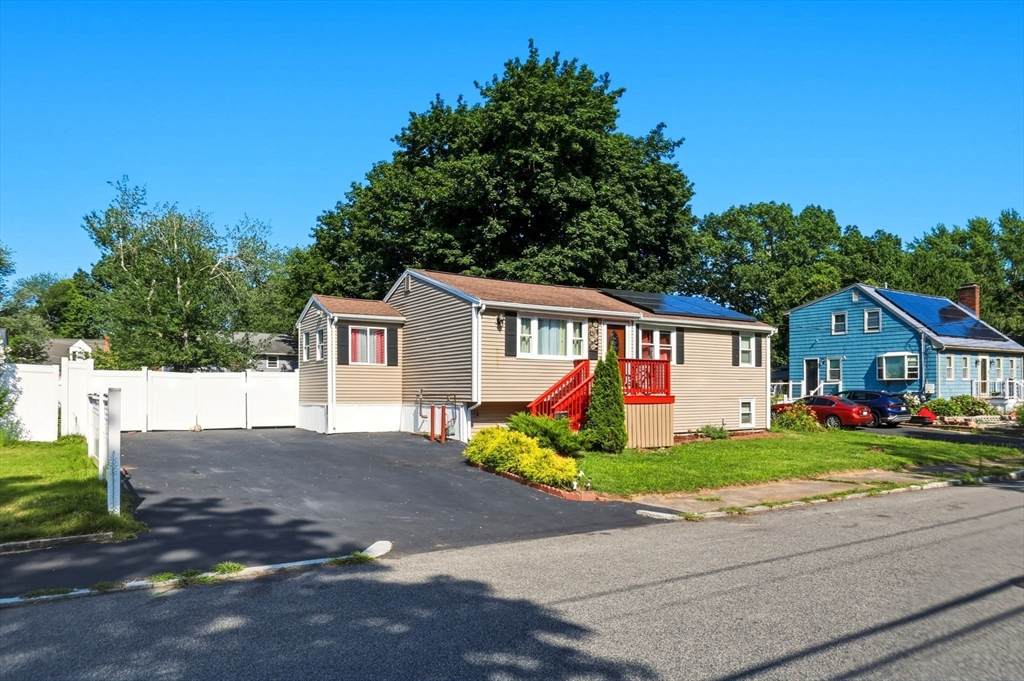 280 Ettrick St - Photo 1