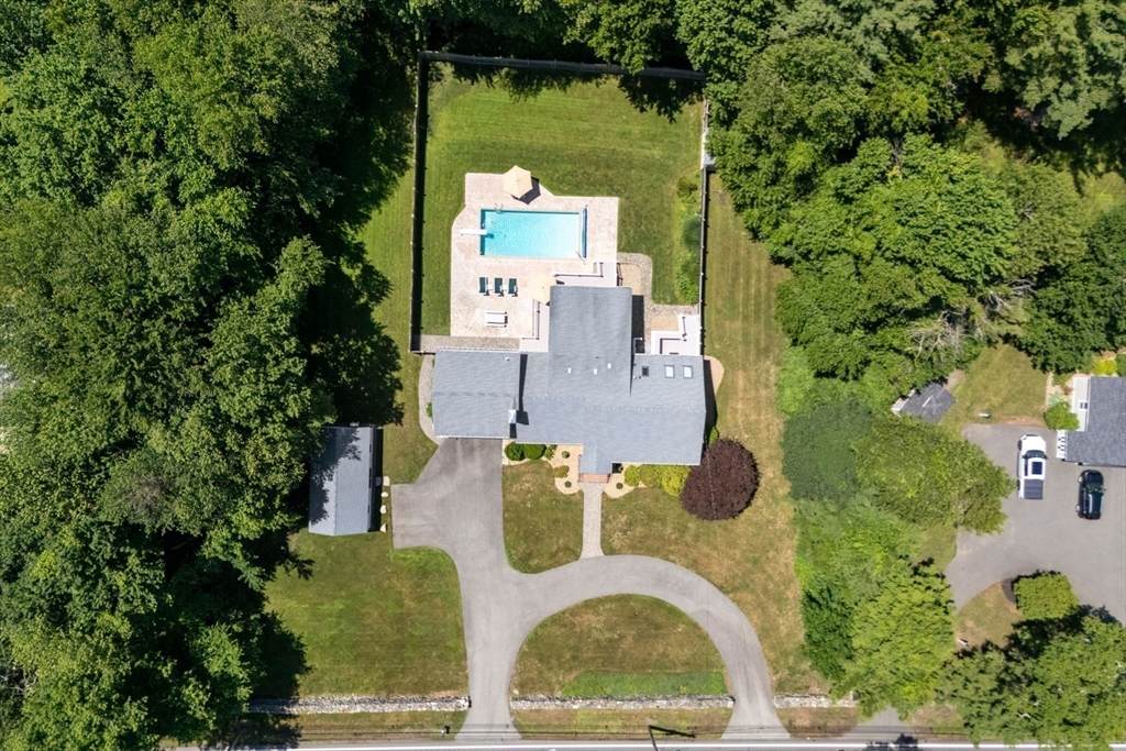 61 Topsfield Road - Photo 1