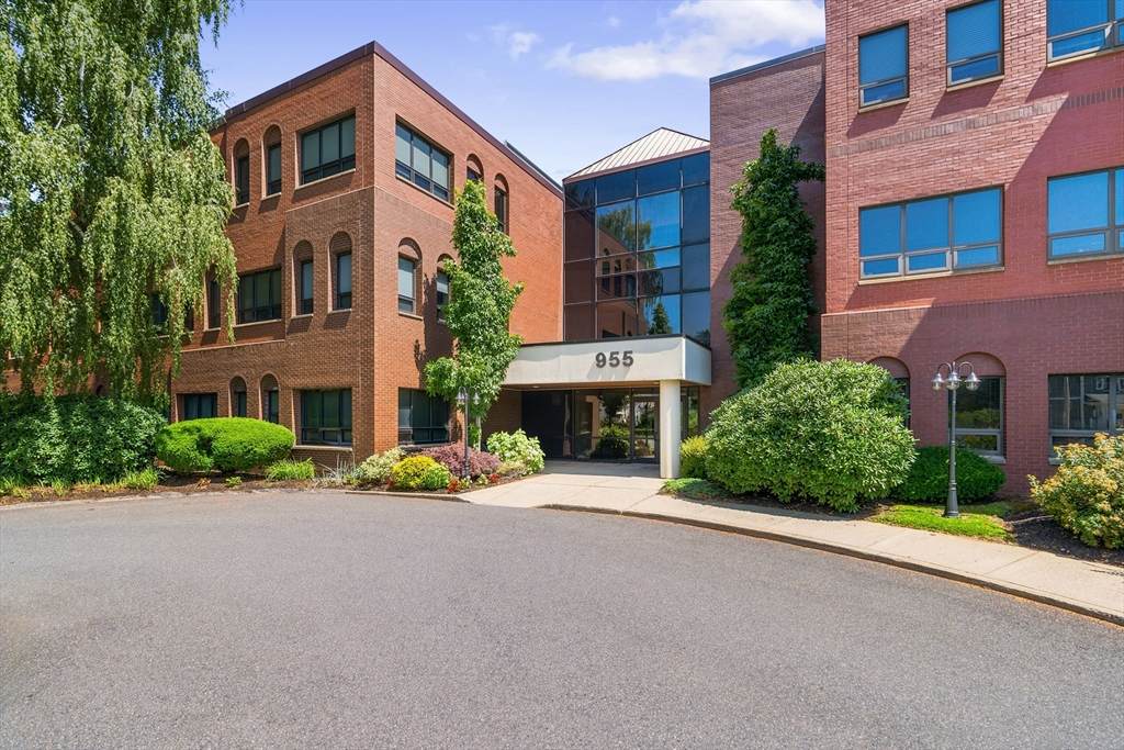 955 Main St. - Photo 1