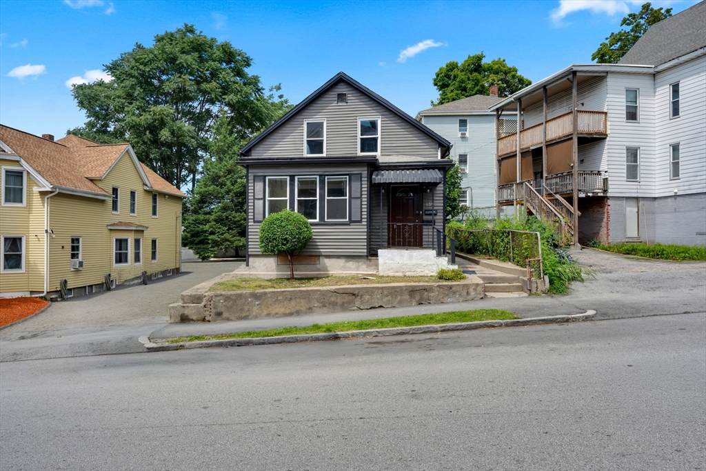 139 Endicott St - Photo 1