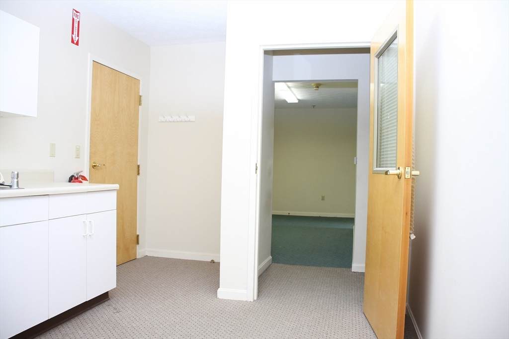 https://bt-photos.global.ssl.fastly.net/mlspin/orig_boomver_1_73562736_2.jpg