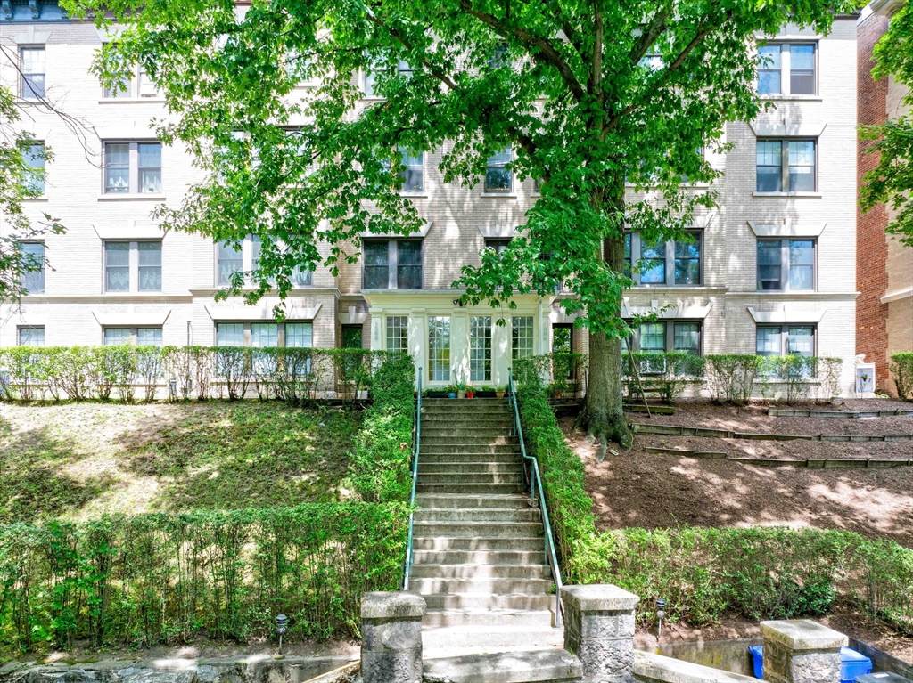 1584 Beacon St - Photo 1