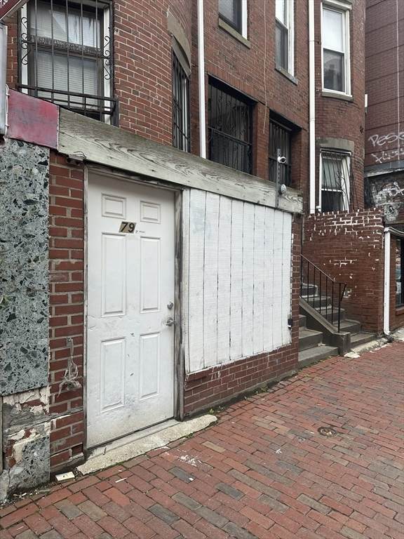 79 Tyler St - Photo 1