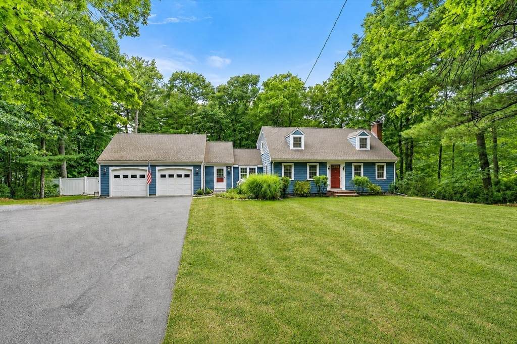 595 Forest St - Photo 1