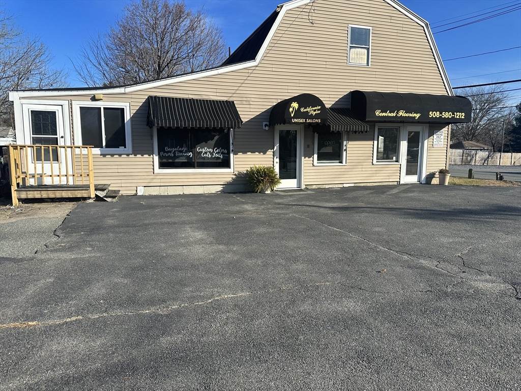1574 Main Str - Photo 1