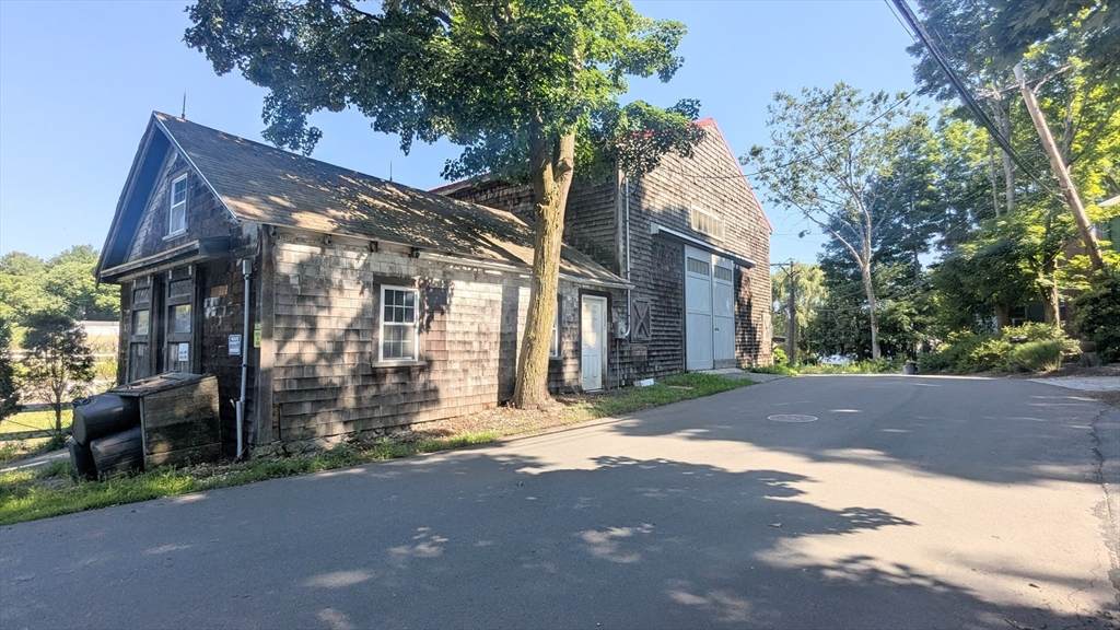 55 Allen St - Photo 1