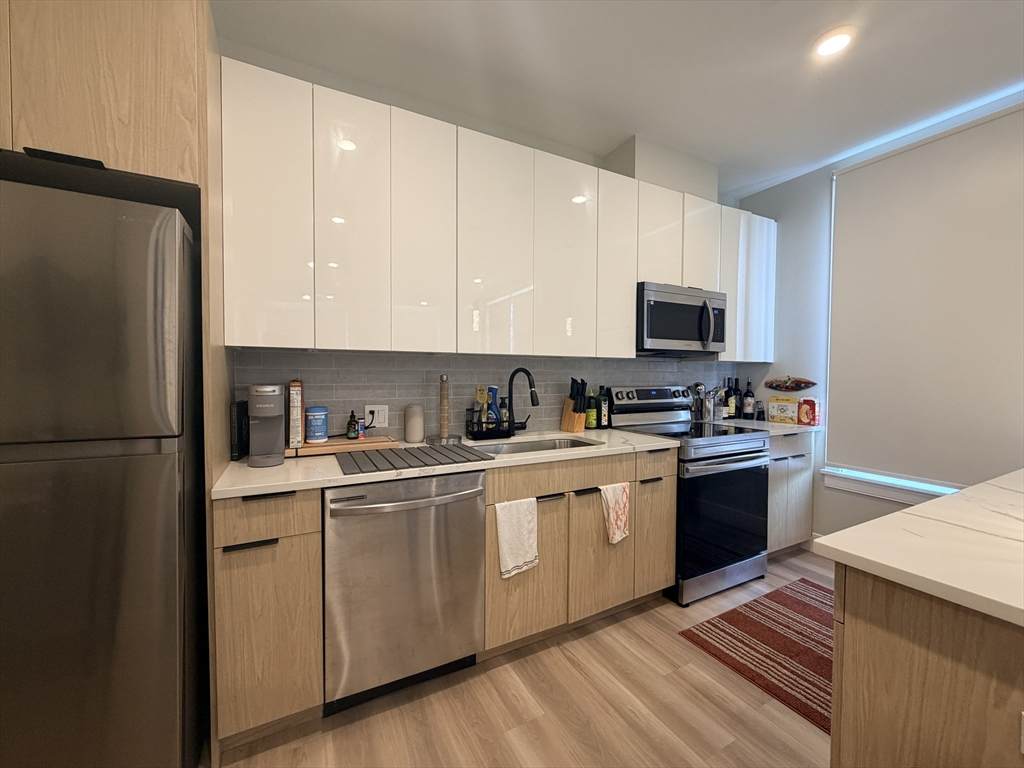 211 Green St. - Photo 1