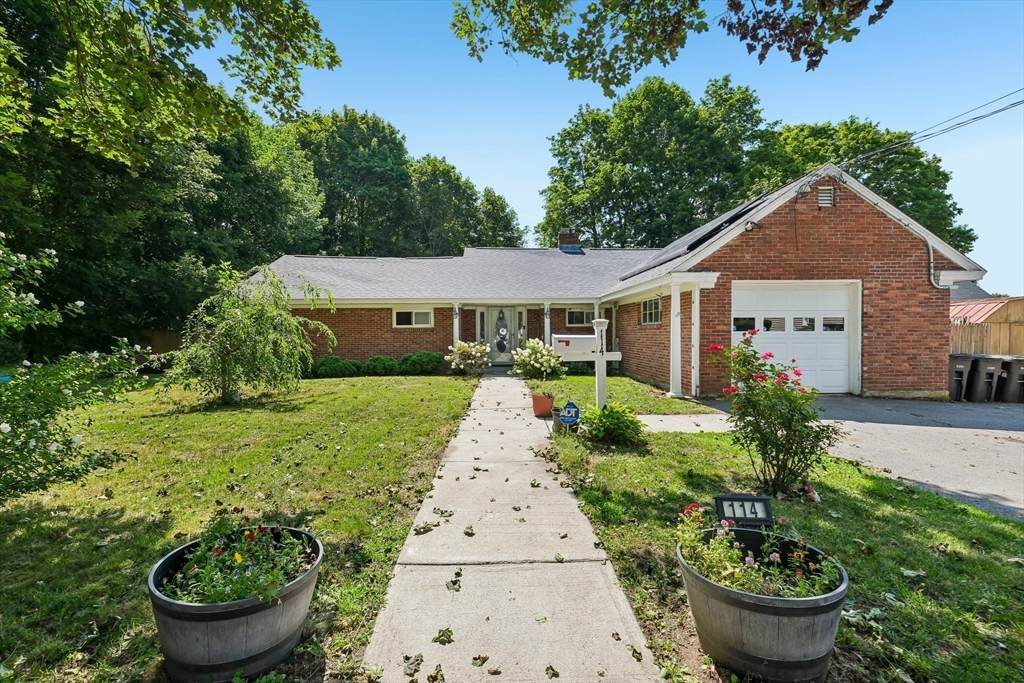 114 Rich St - Photo 1