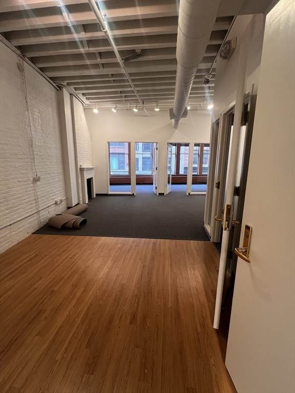 https://bt-photos.global.ssl.fastly.net/mlspin/orig_boomver_1_73564850_2.jpg