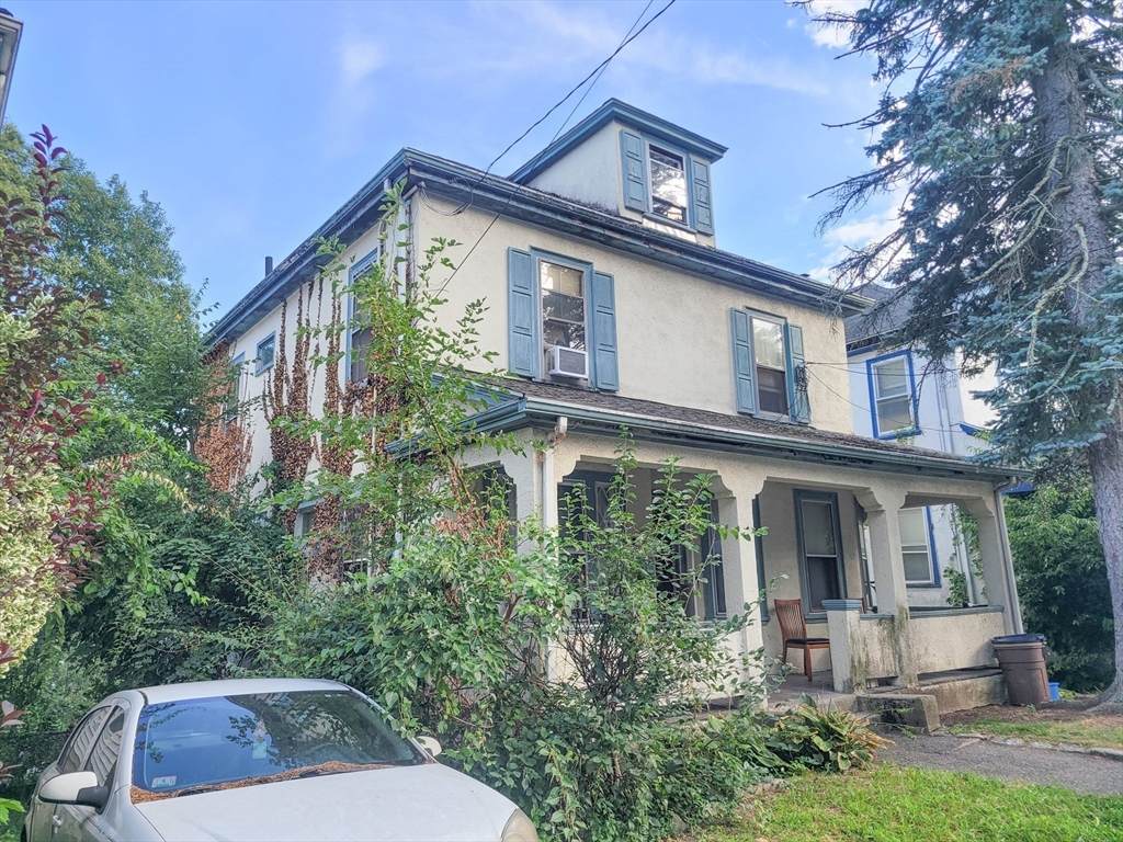 152 Savannah Avenue - Photo 1