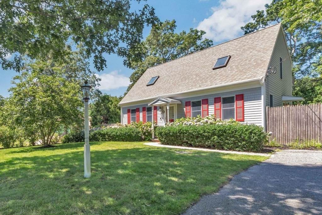 9 Elaine Road - Photo 1