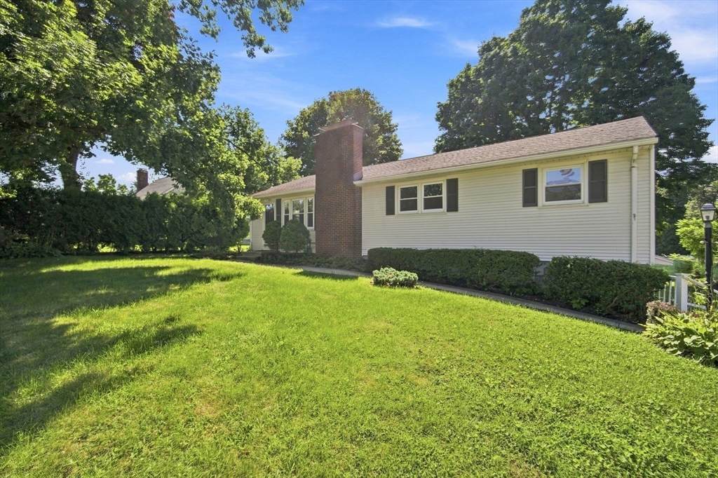 218 Maple St - Photo 1
