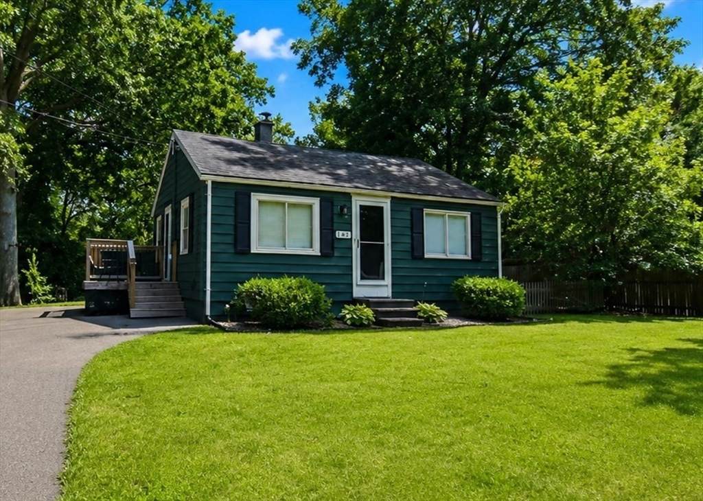 143 Stuart St - Photo 1