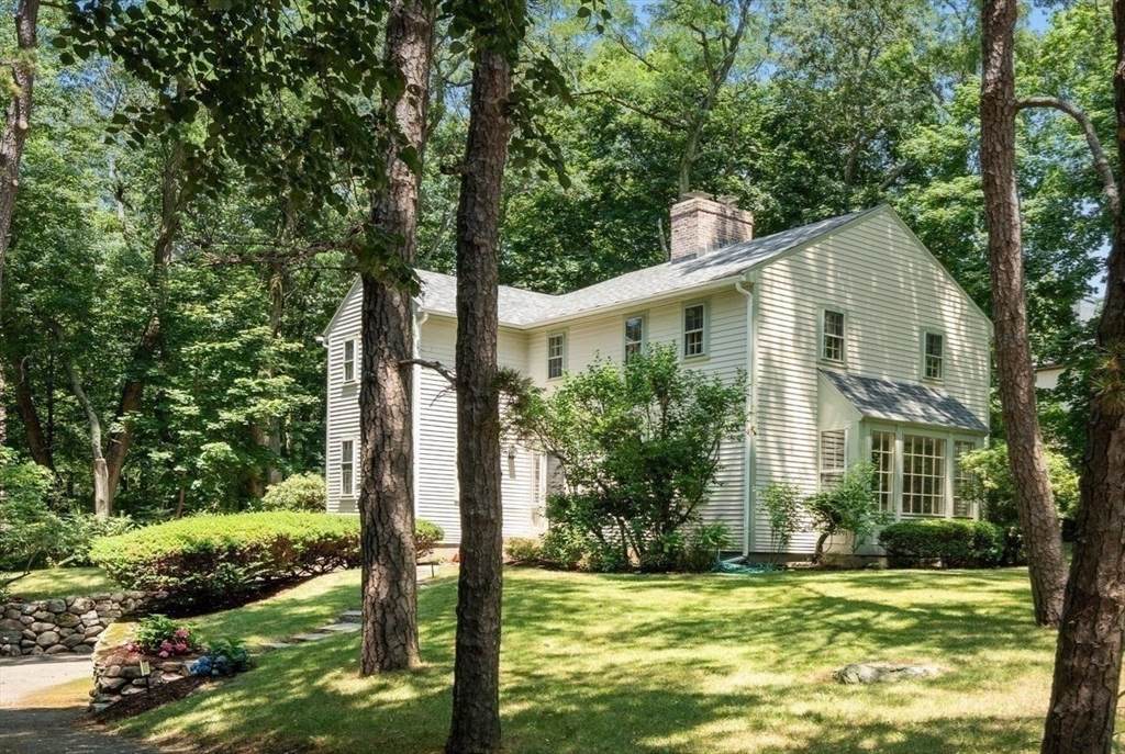 41 Locust Ave - Photo 1
