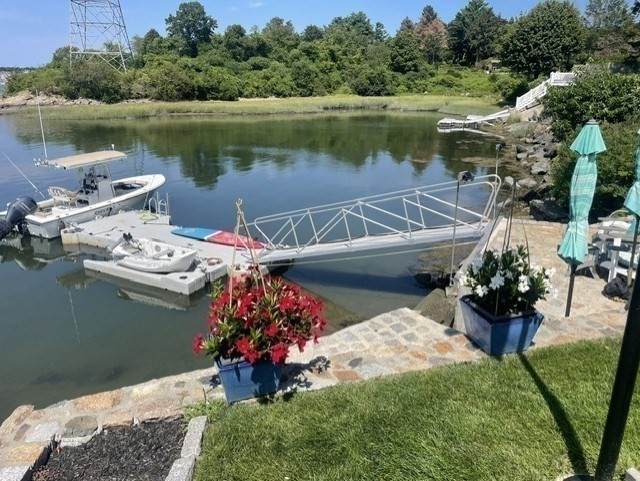 55 Memorial Dr - Photo 1