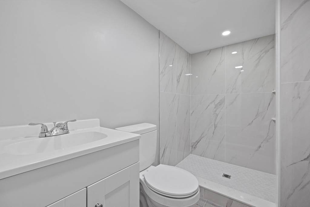 https://bt-photos.global.ssl.fastly.net/mlspin/orig_boomver_1_73567428_2.jpg