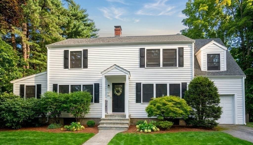 14 Fuller Brook Ave - Photo 1