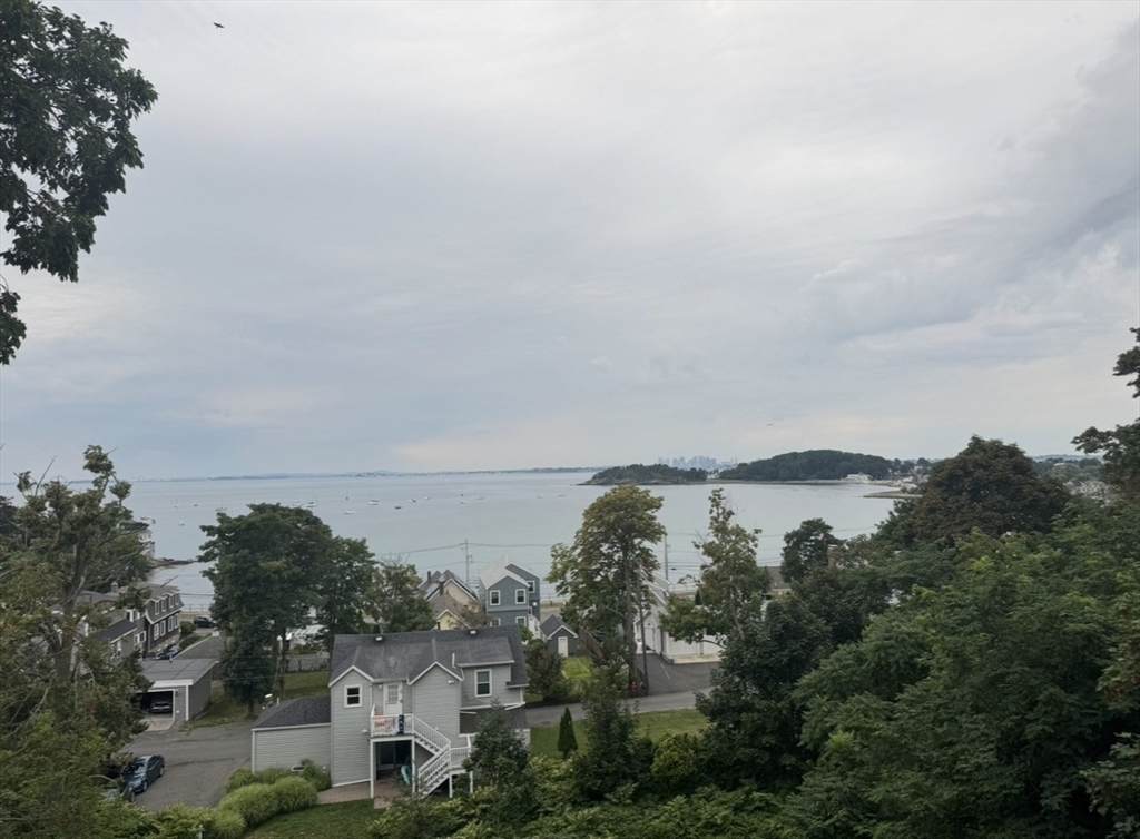 https://bt-photos.global.ssl.fastly.net/mlspin/orig_boomver_1_73567603_2.jpg
