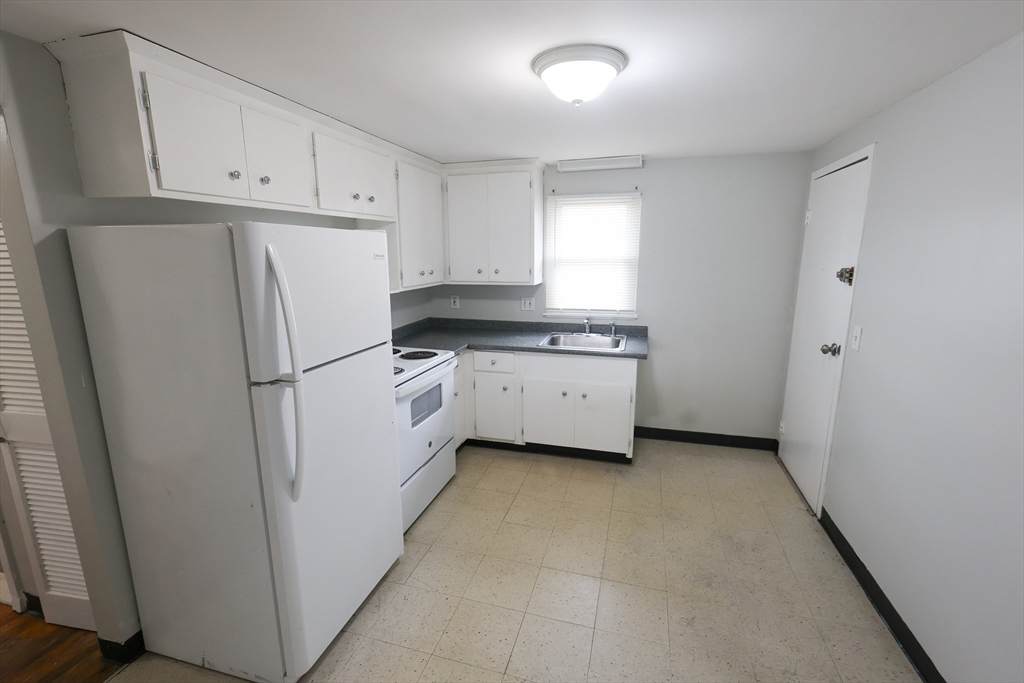 12 Essex Street - Photo 1