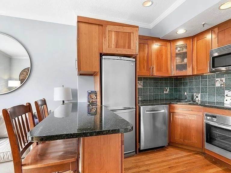 511 Beacon - Photo 1