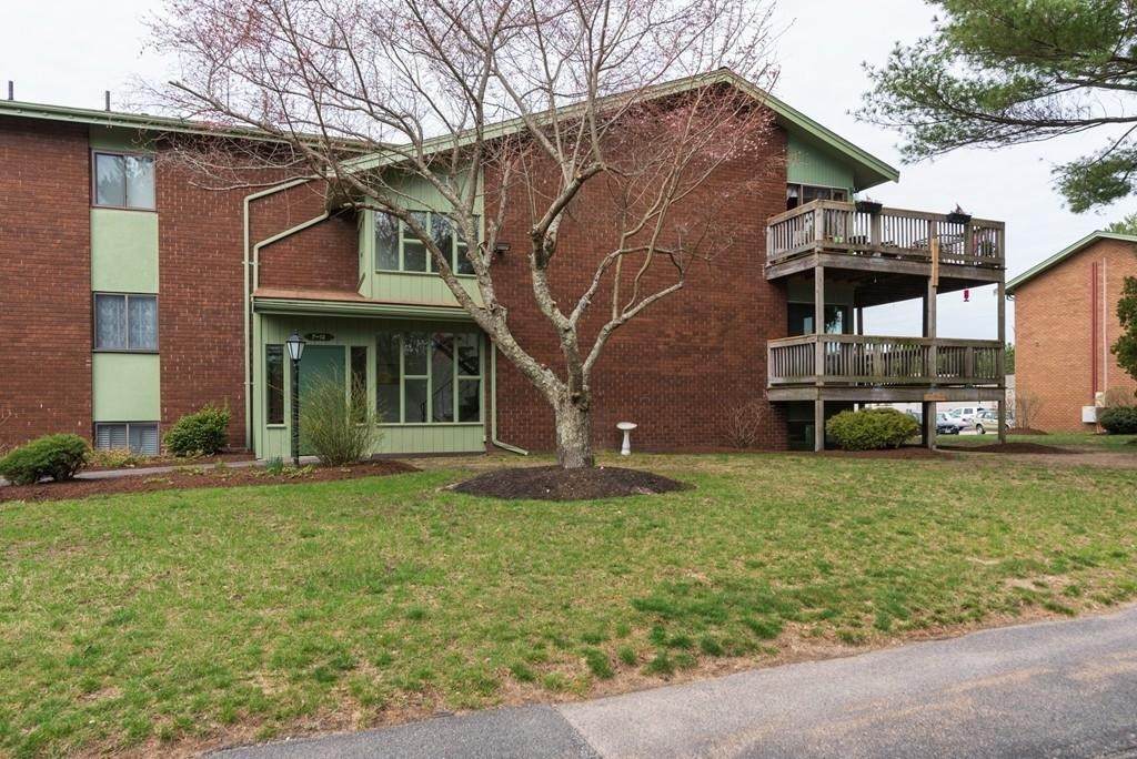 980 Plain Street - Photo 1