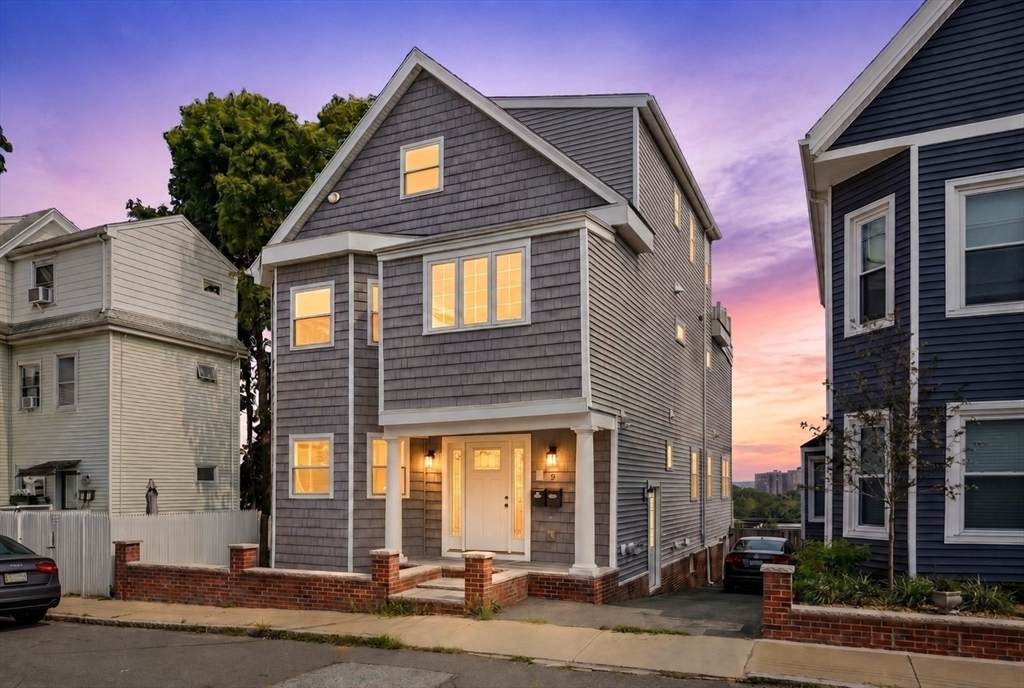 8 Leyden Ave - Photo 1