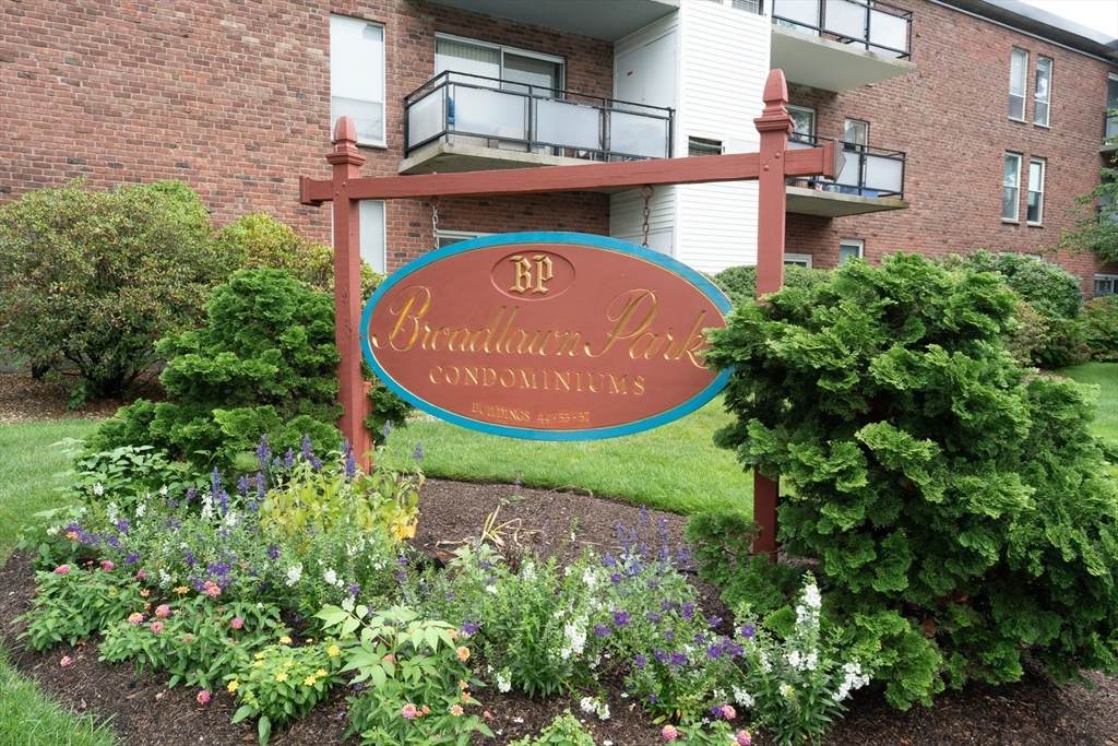44 Broadlawn Park - Photo 1