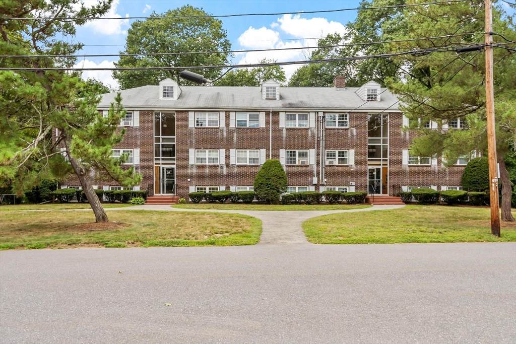 40 Edgelawn  Ave - Photo 1