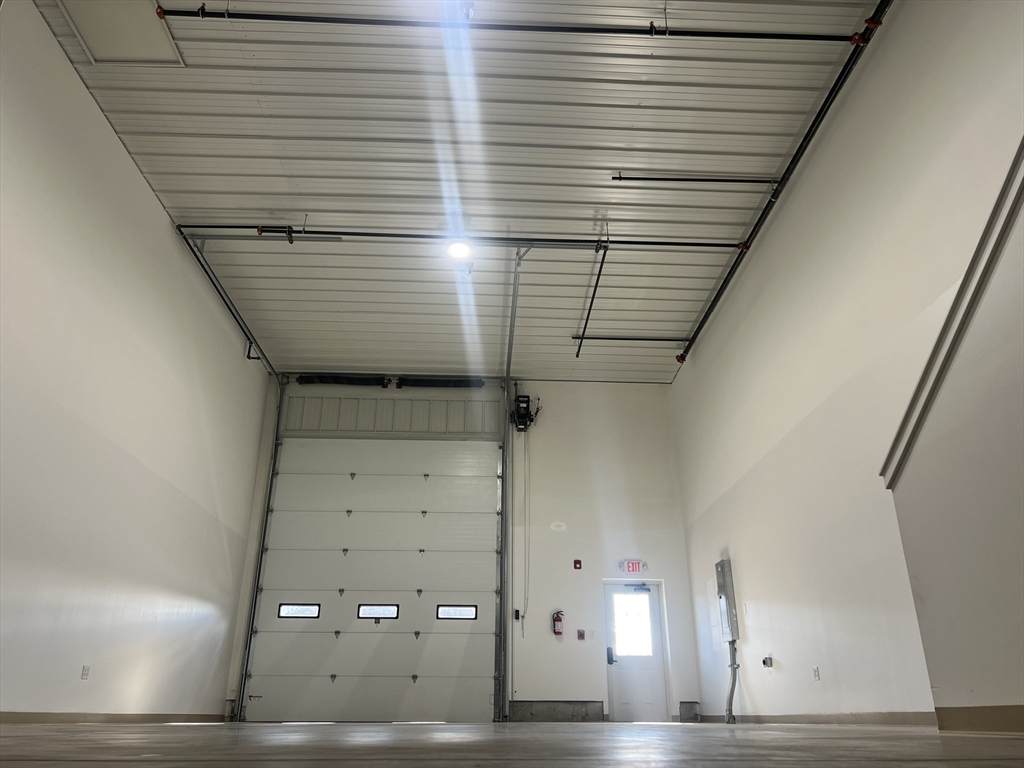 4 Peabody - Photo 1