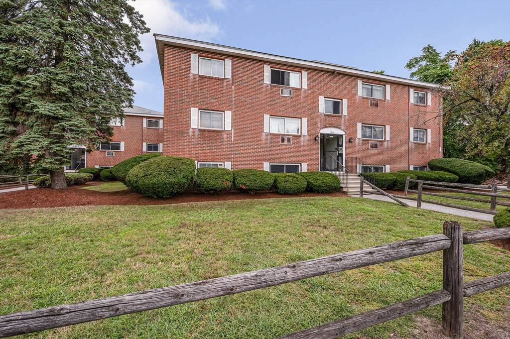 7 Glen Ave - Photo 1