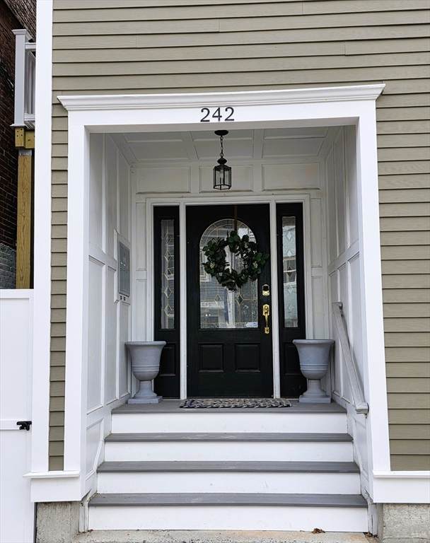 242 Bunker Hill St - Photo 1