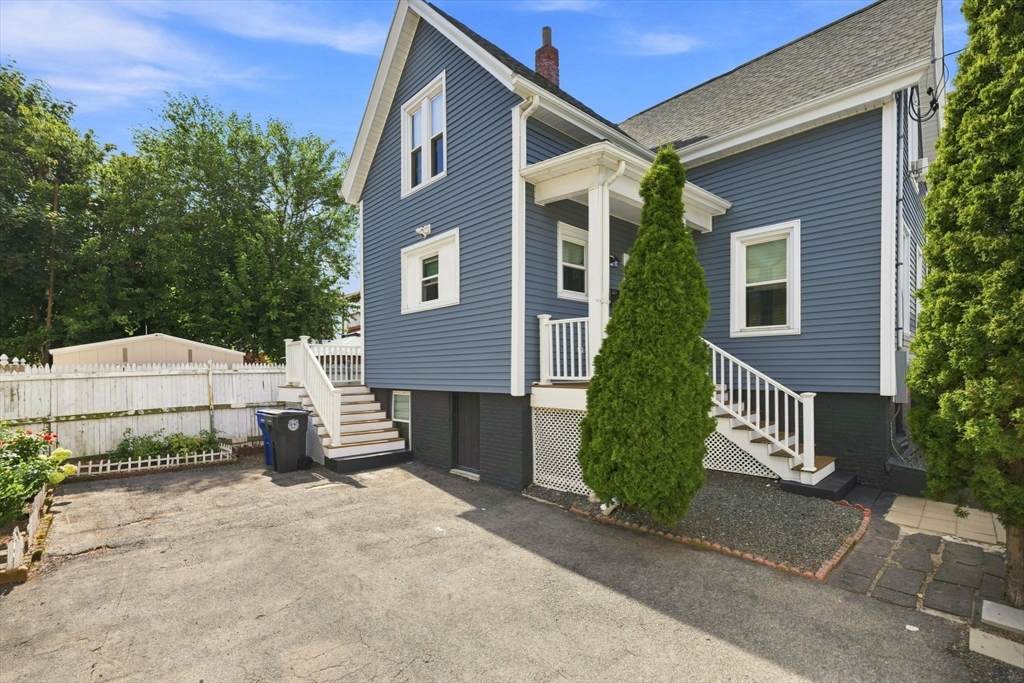 93 Parker St - Photo 1