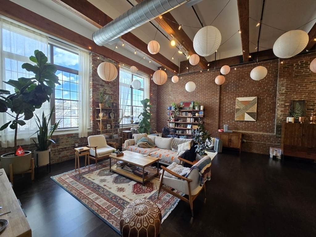 154 W 2nd St - Photo 1