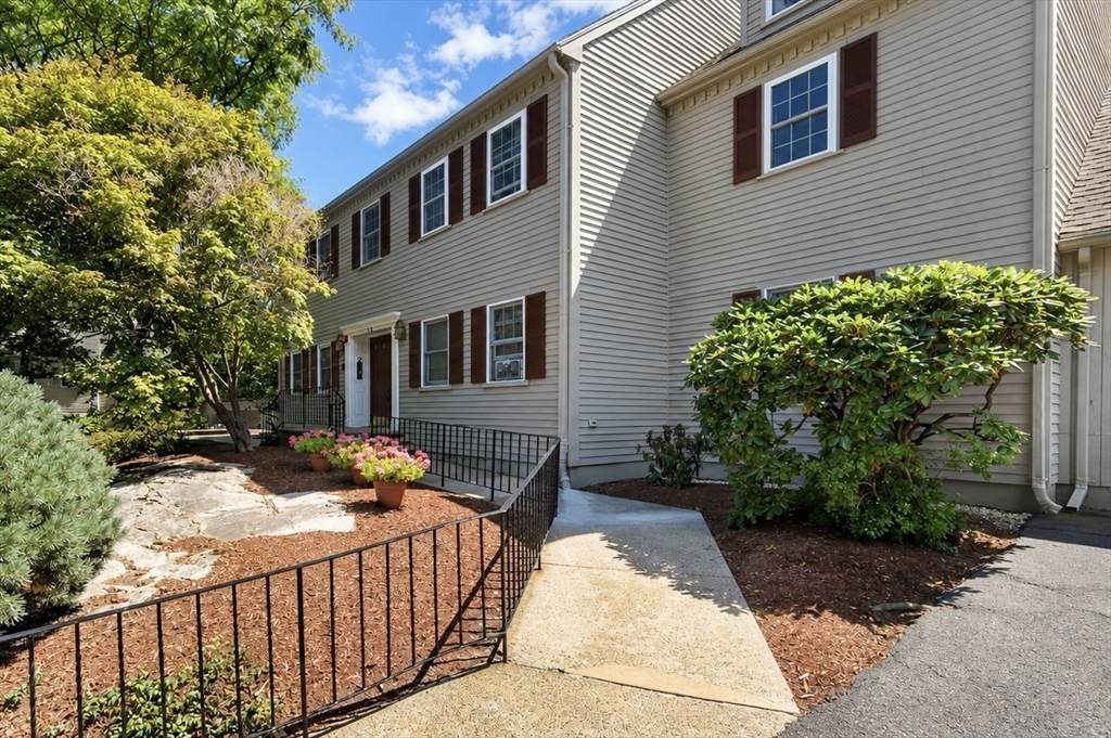 12 Valiant Way - Photo 1