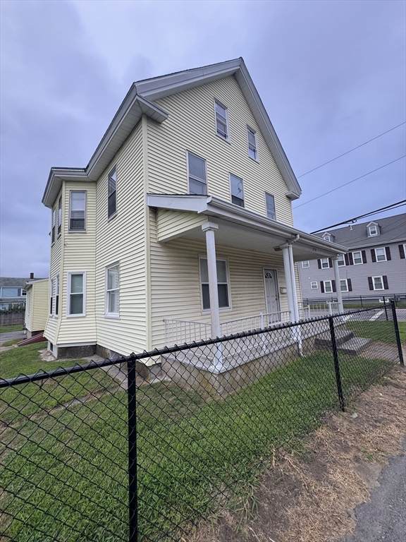 276 Washington St - Photo 1