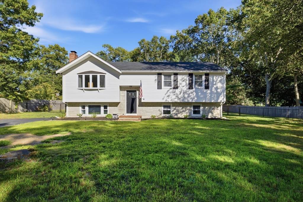 18 Montgomery Dr - Photo 1