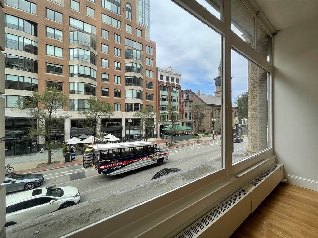376 Boylston - Photo 1