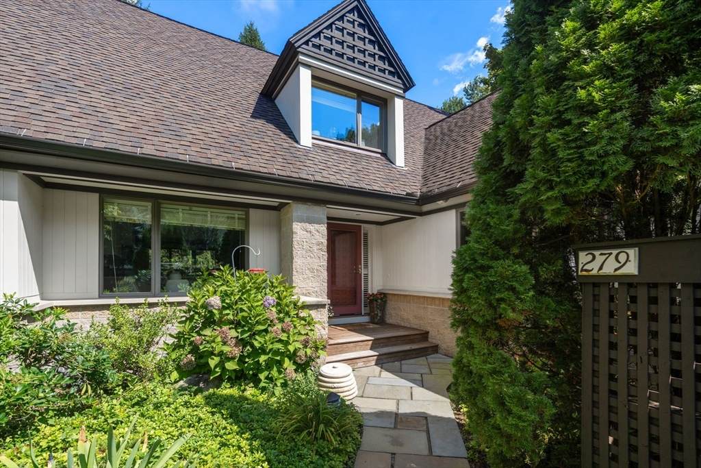 279 Nahanton St - Photo 1