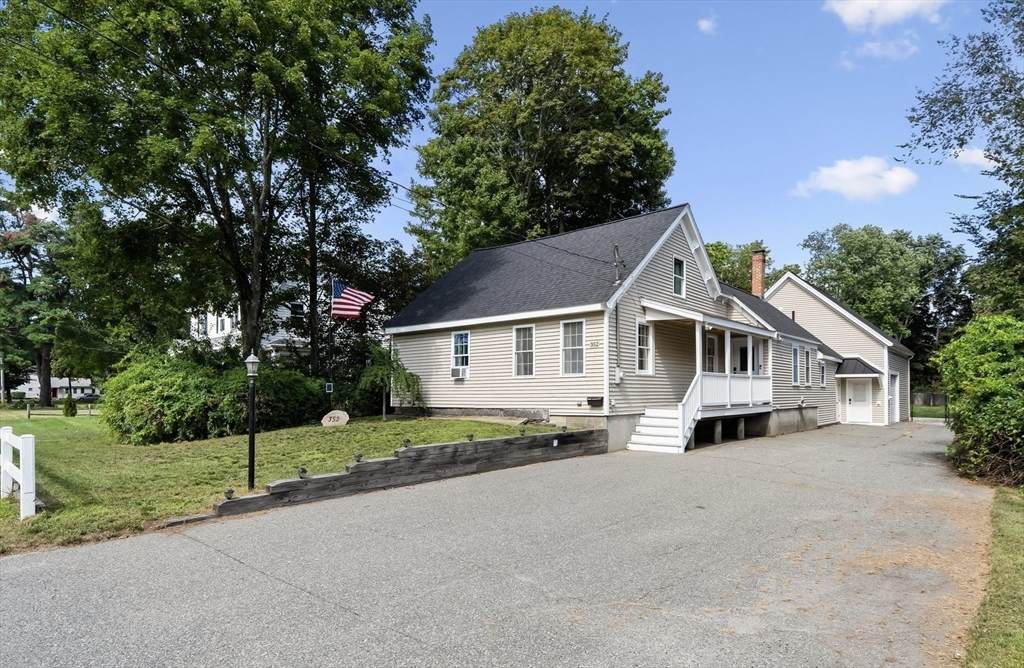 352 Plymouth St - Photo 1