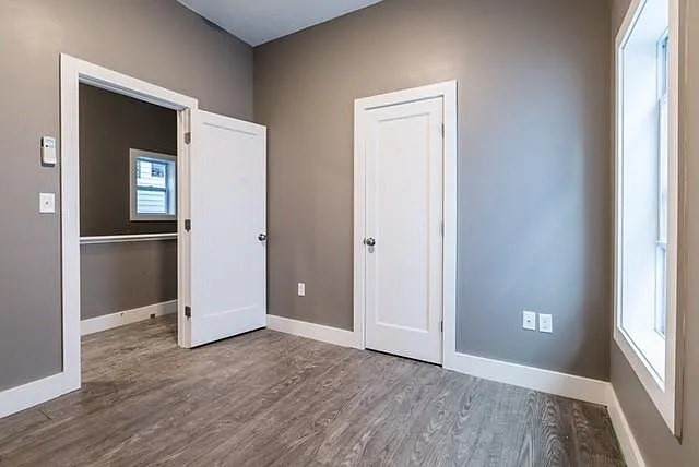 165 Falcon St - Photo 1