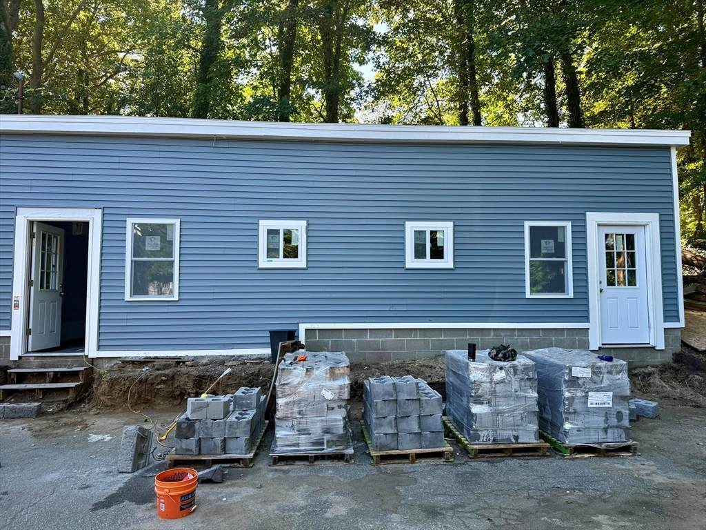 178 Court St - Photo 1